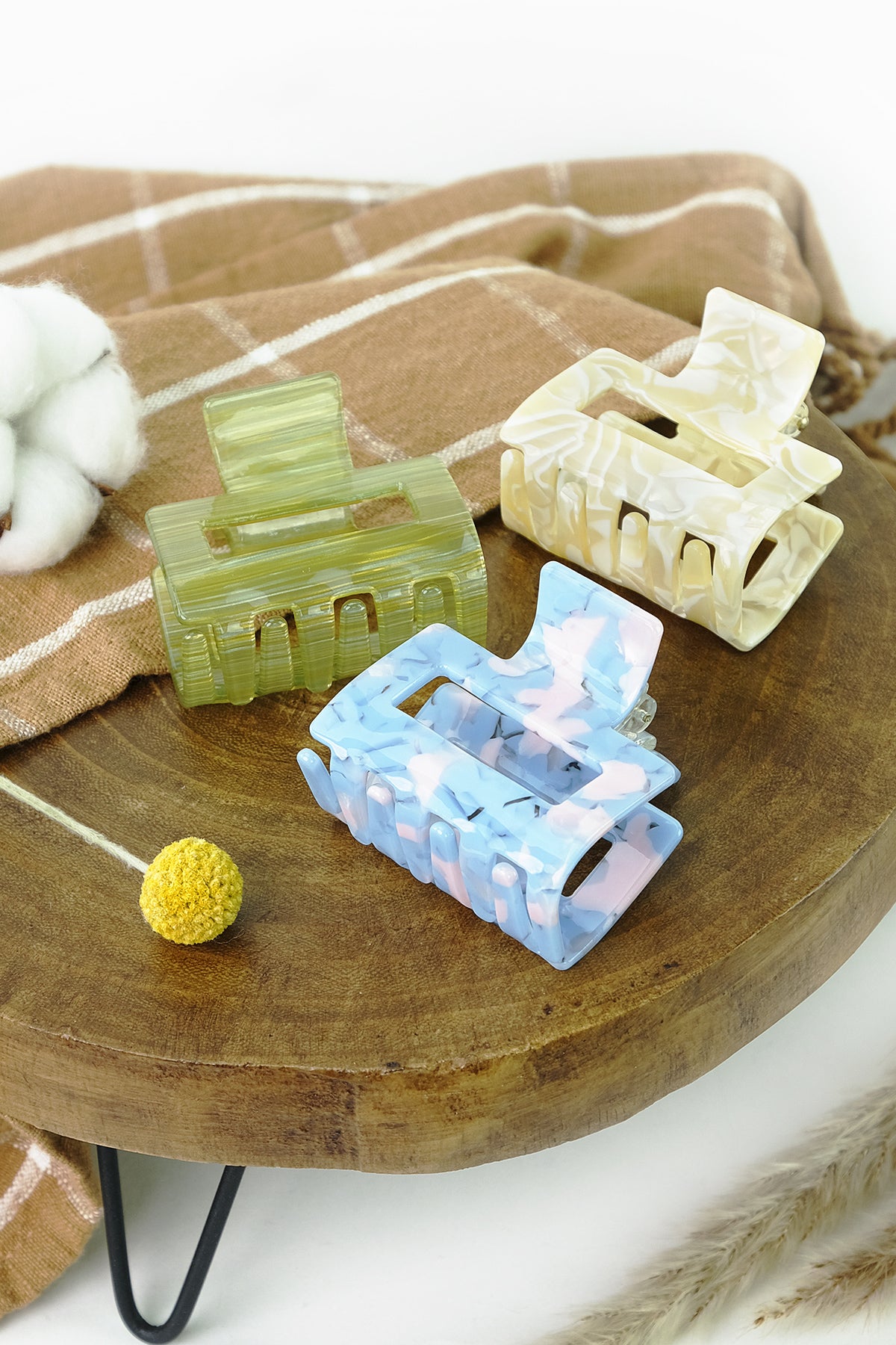 Tortoise Square Cutout Claw Hair Clip