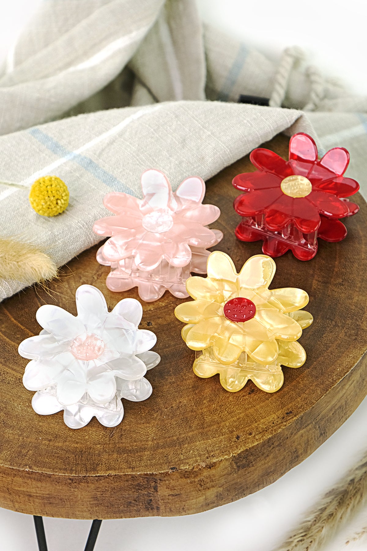 Daisy Hair Claw Clip