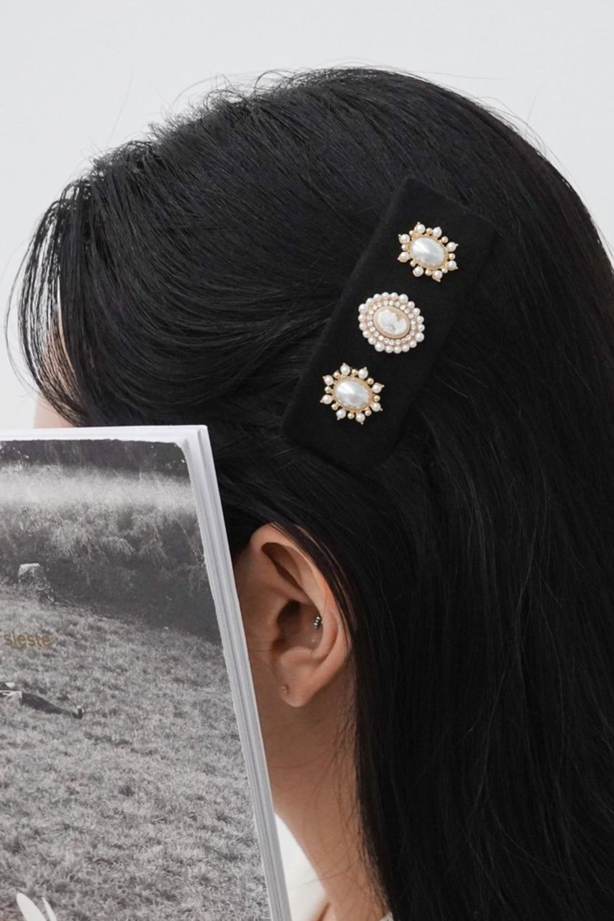 Velvet Pearl Cameo Hair Clip