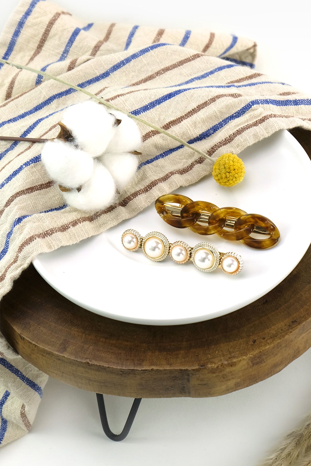 Pearl And Acrylic Chain Link Hair Clip Set (Brown Tortoise)