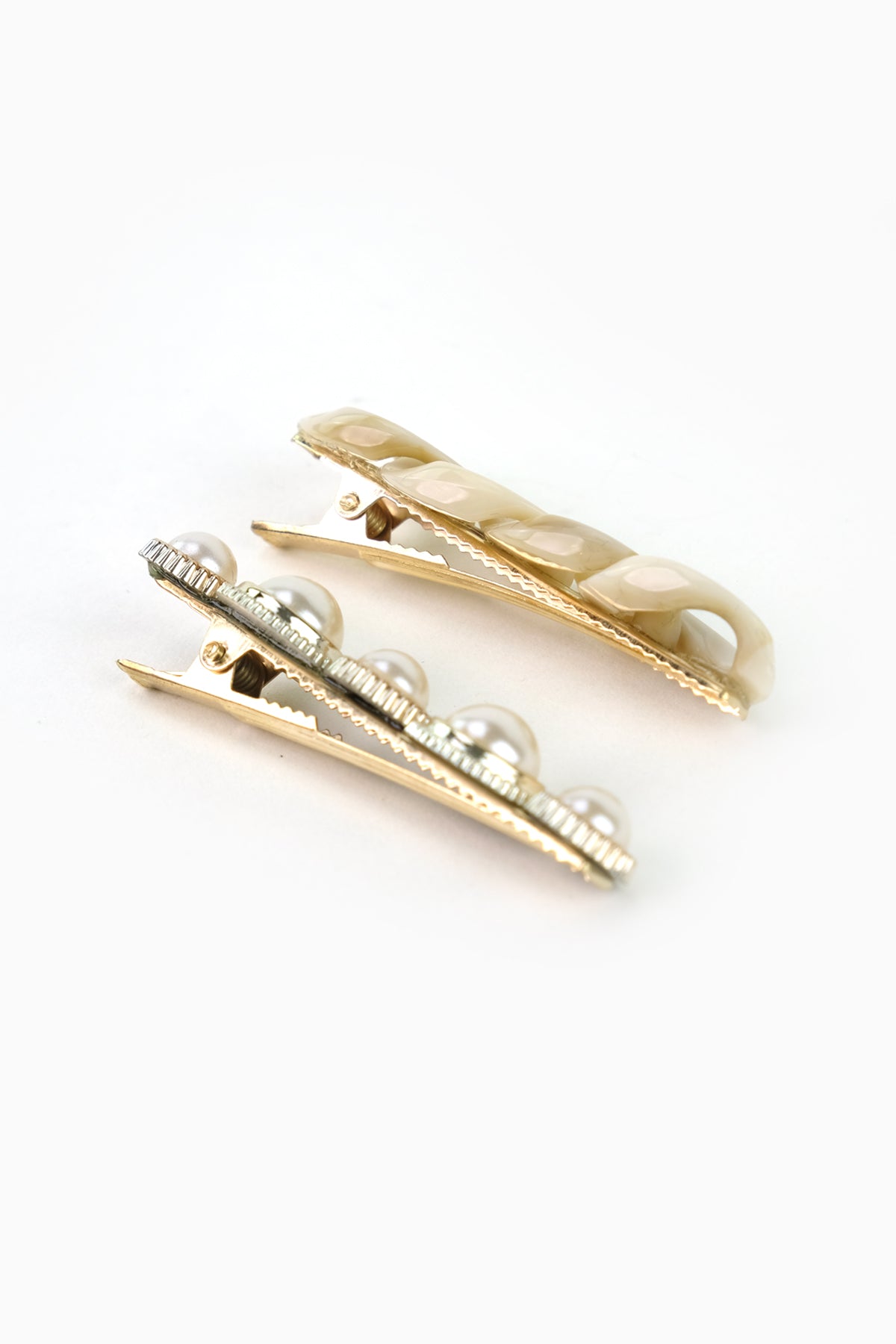Pearl And Acrylic Chain Link Hair Clip Set (Milktea)
