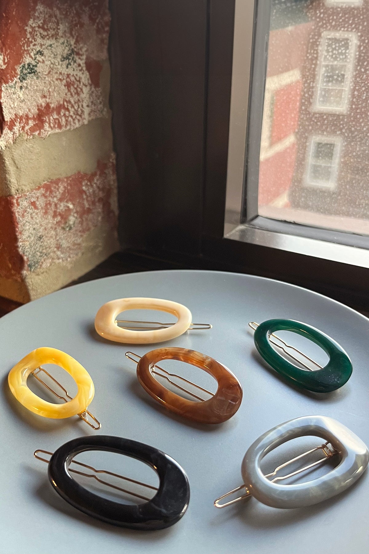 Oval Retro Style Hair Clip