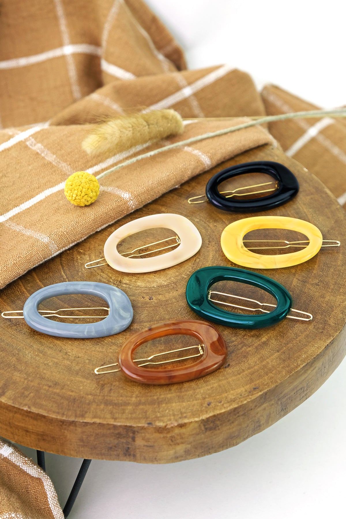 Oval Retro Style Hair Clip
