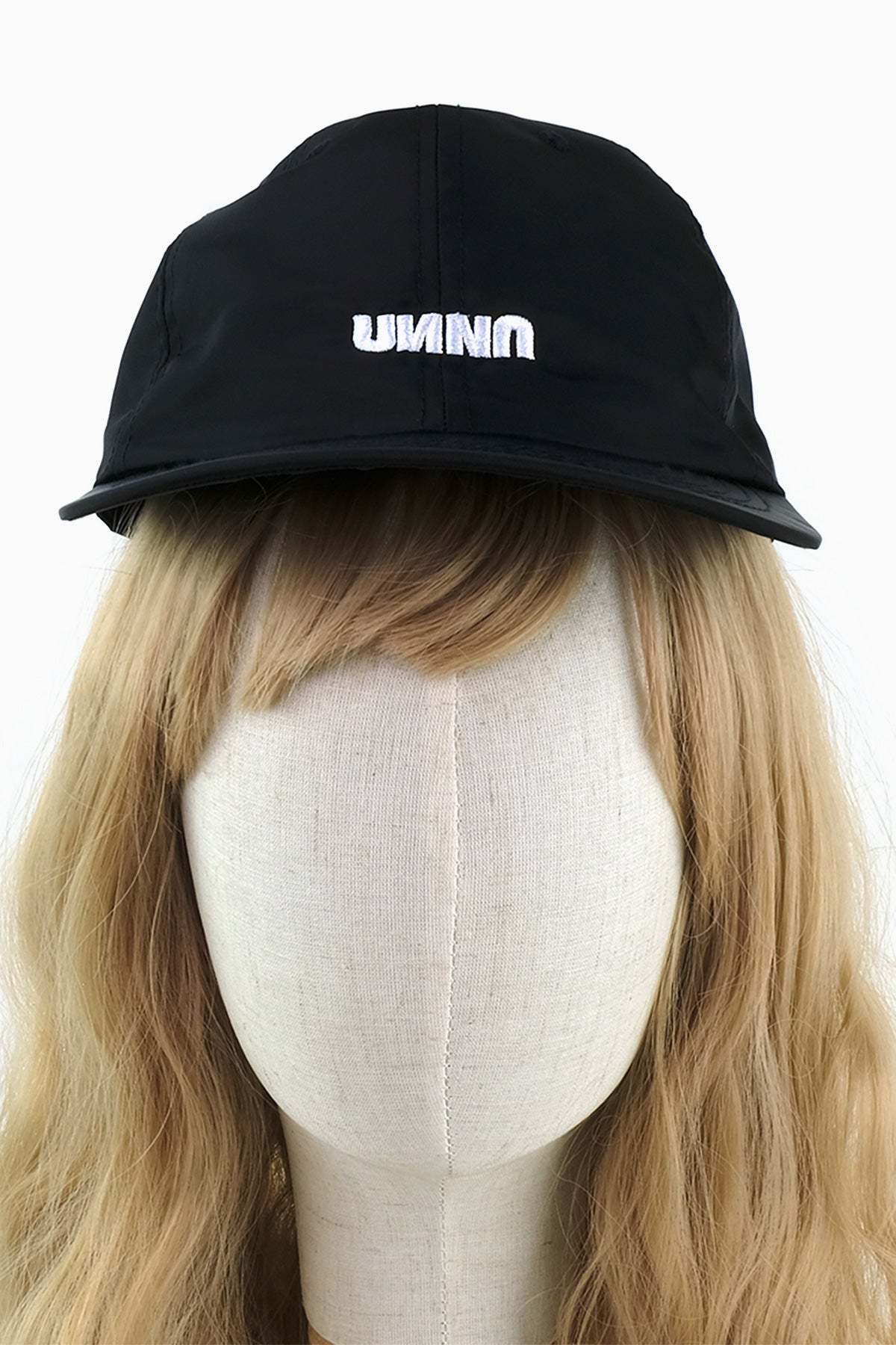 UNNA Shiny Logo Cap
