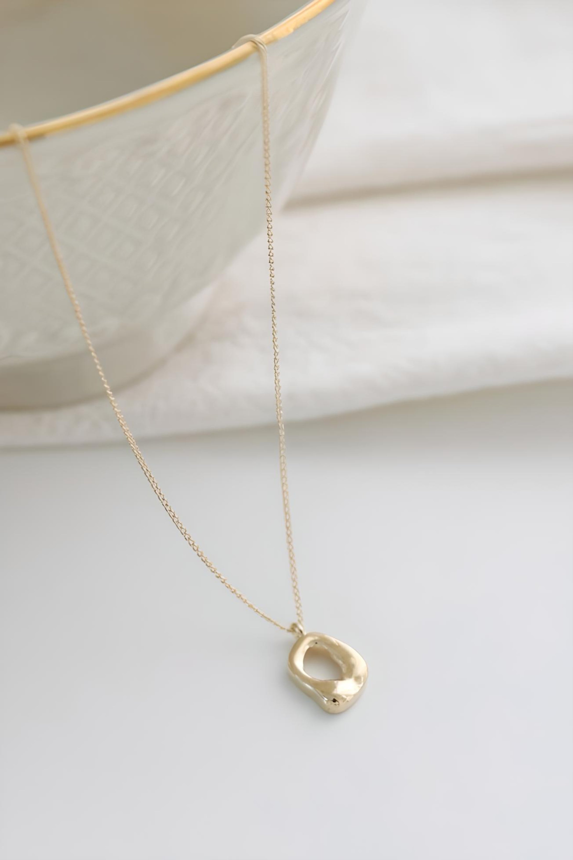 Modern Donut Shaped Necklace