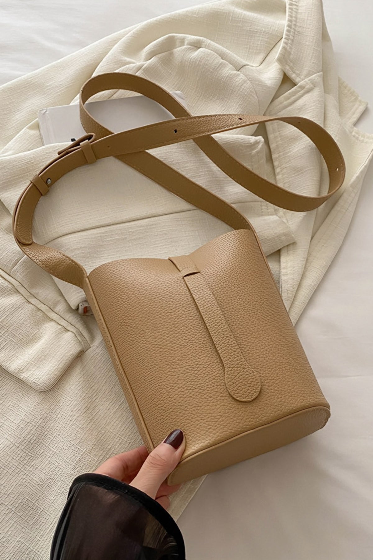 Simple Crossbody Bucket Bag (Camel)