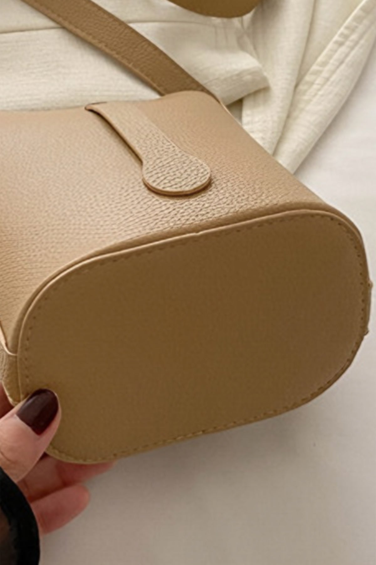 Simple Crossbody Bucket Bag (Camel)