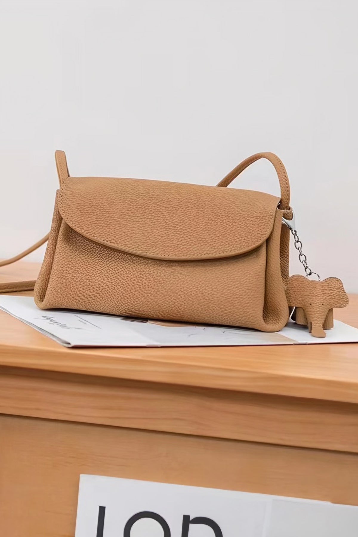 Simple Leather Crossbody Shoulder Bag (Caramel)