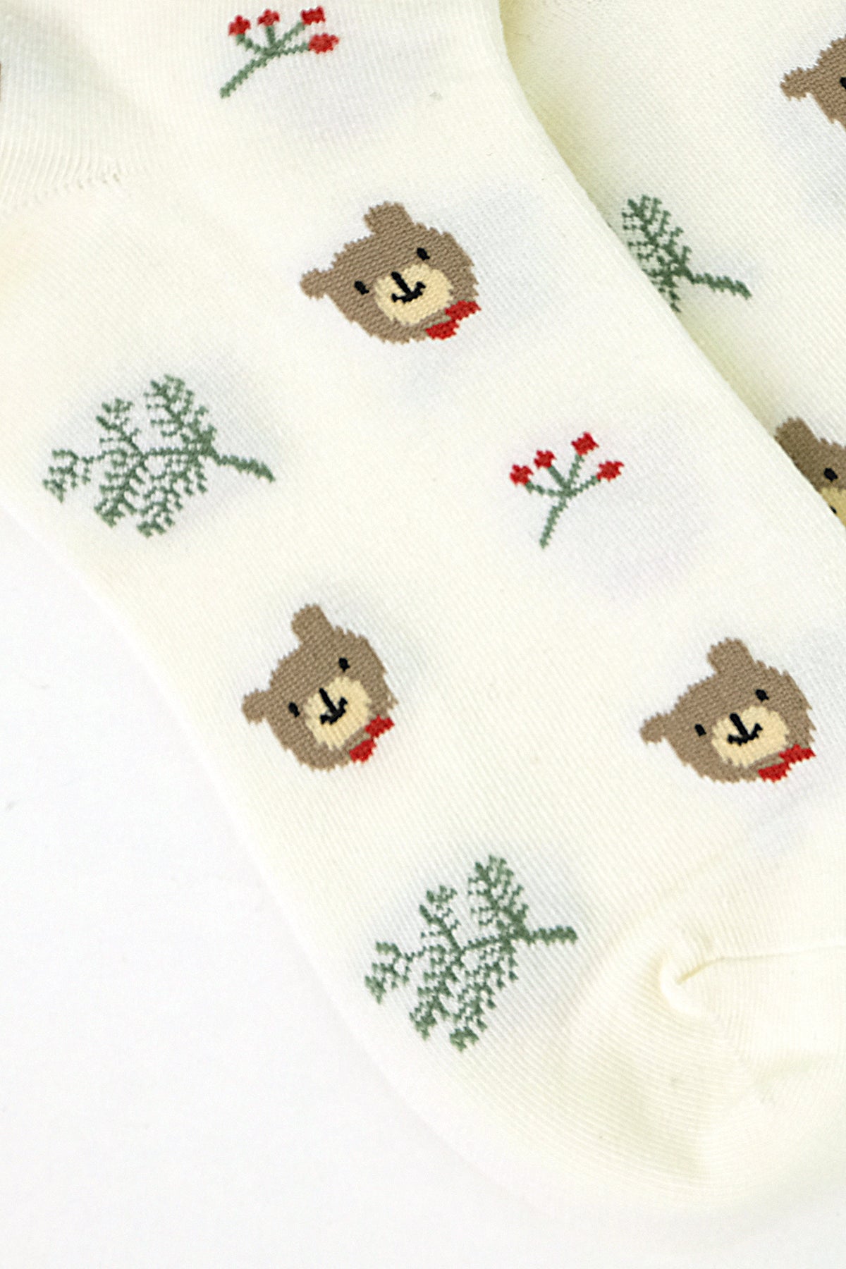 Bear And Plants Crew Socks (Off White)