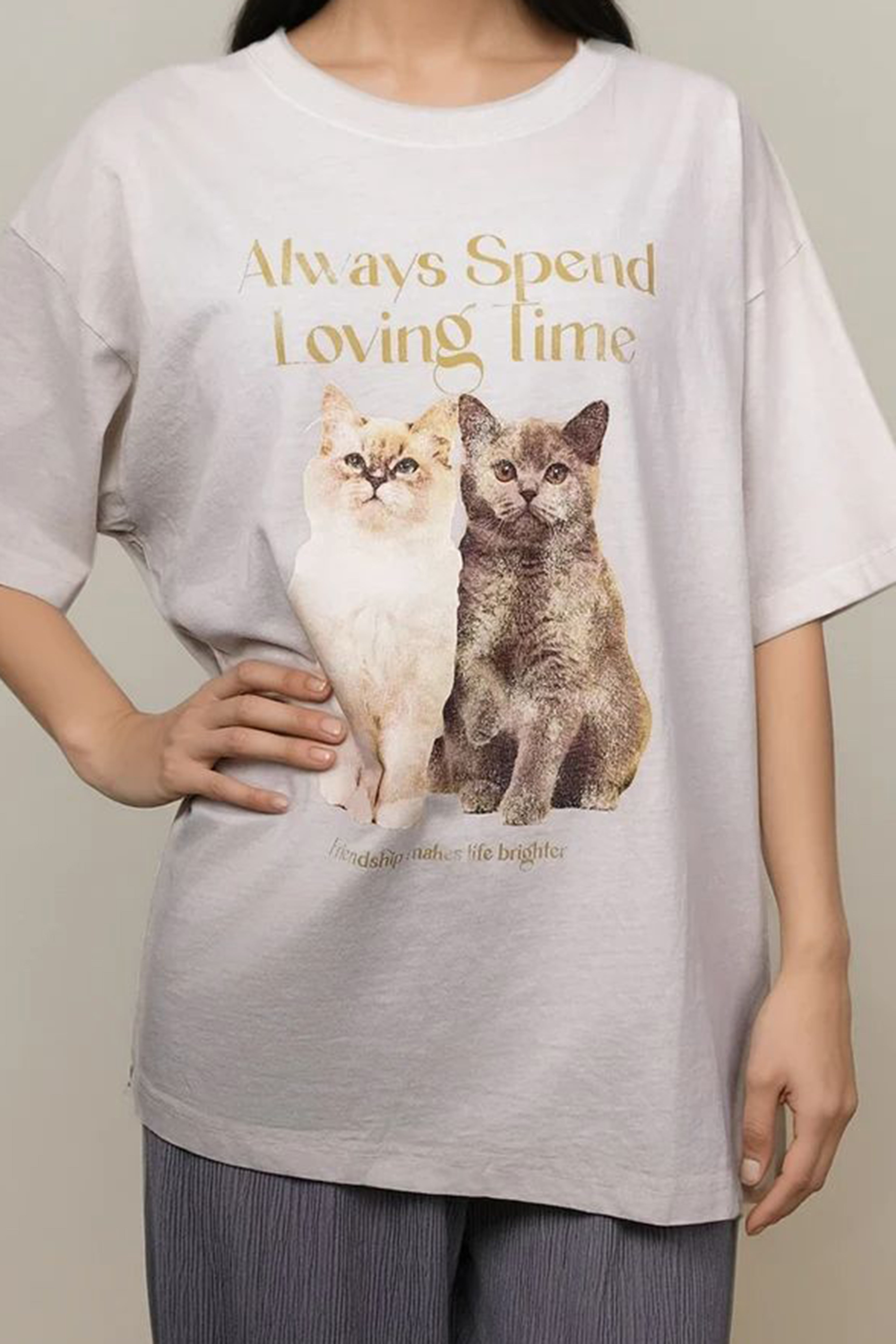 Friendship Cats Short-Sleeved T-Shirt (Ecru)
